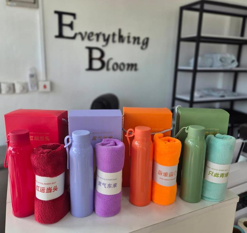 Towel And Flask In Gift Bag Set